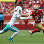 Aplasta 49ers a Delfines; McCaffrey llega a 100 touchdowns